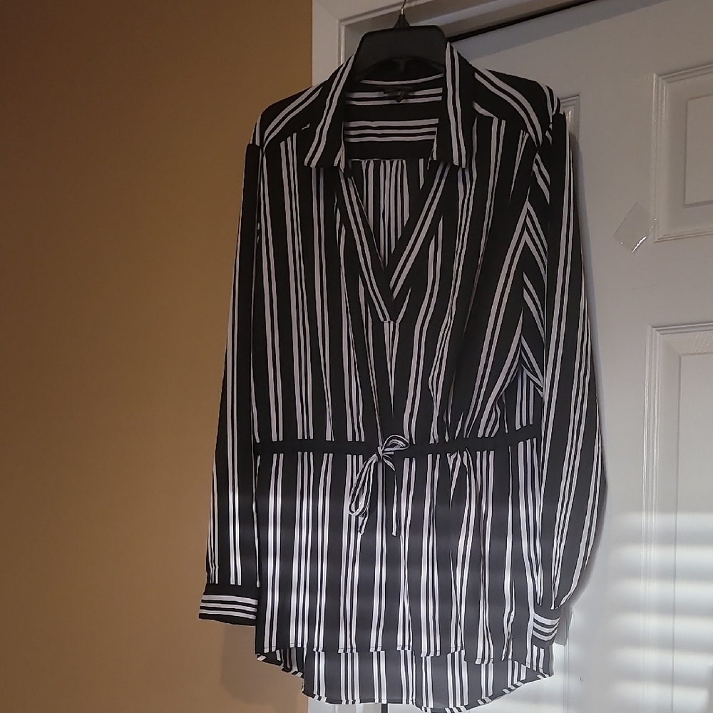 i jeans by Buffalo Black and White Button Down Blouse with Tie Front